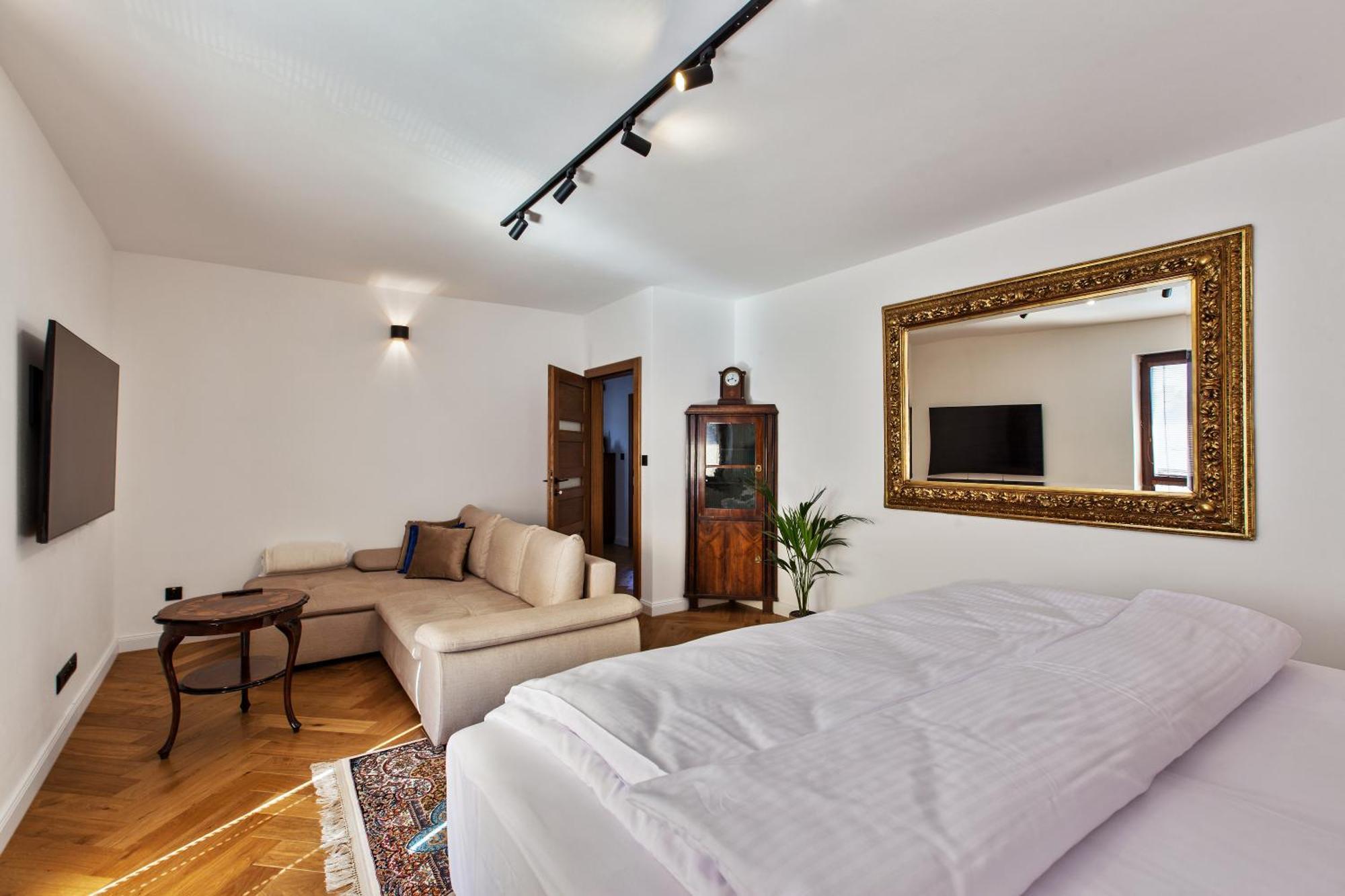 Brezno Central Apartments Экстерьер фото